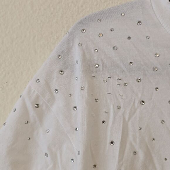 LINDSI LANE CHRYSTAL EMBELLISHED, DISTRESSED T-SHIRT SIZE SMALL - Picture 3 of 10
